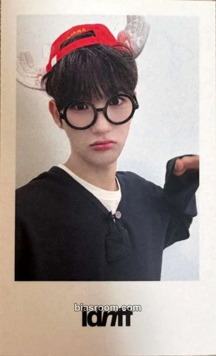 Kim HeeJu unevermet Photocard - idntt - idntt K-pop photocard