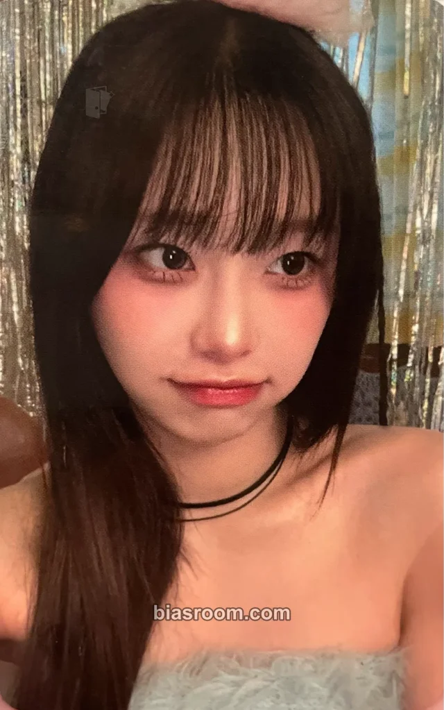 Chuu - Chuu - 2025 Season's Greetings: Happy CHUU's Day! Celebrate Me! Other season's greetings pob (pre-order benefit) ktown4u