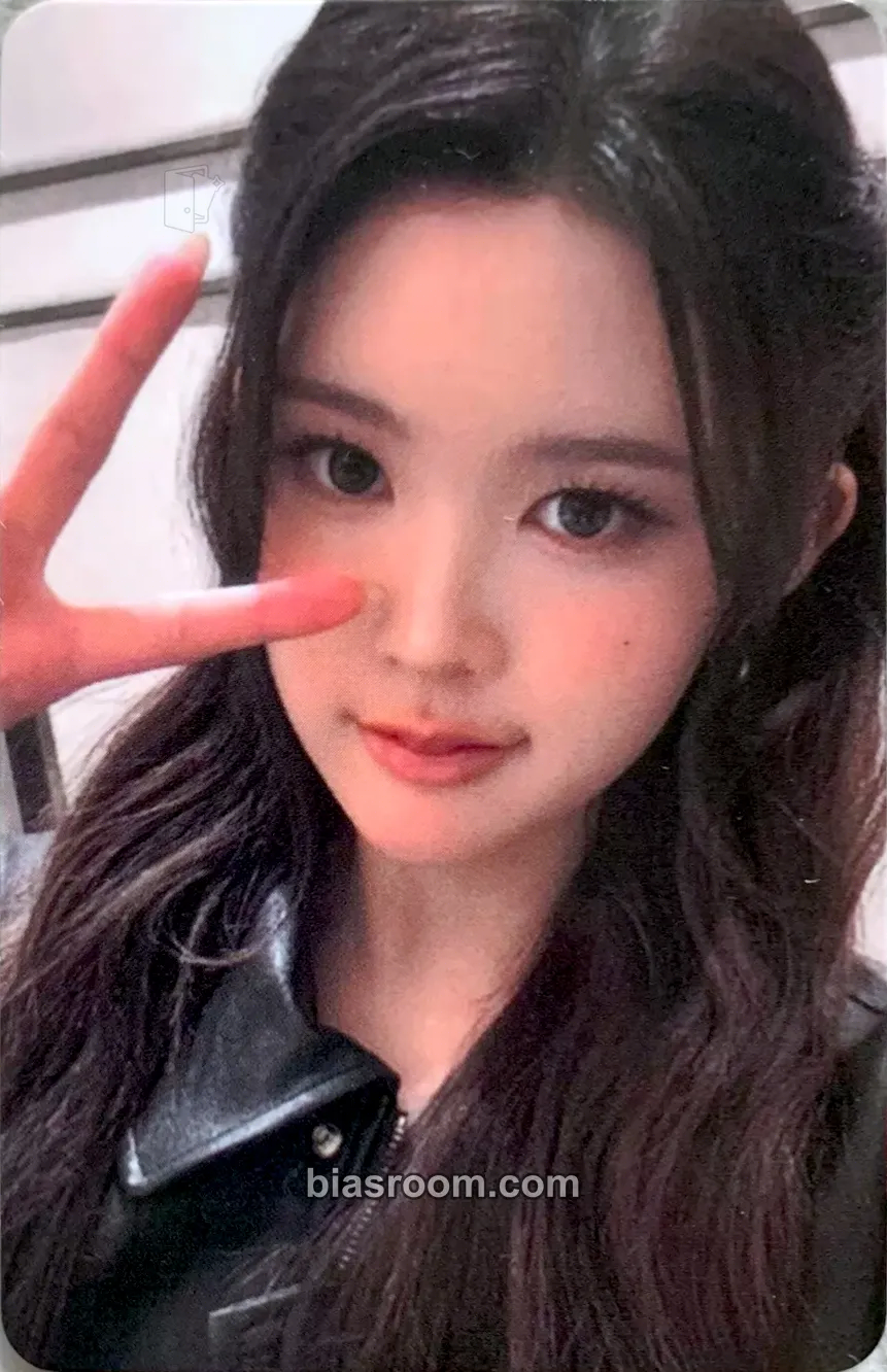 A-na FOCUS Photocard - Hearts2Hearts - Hearts2Hearts K-pop photocard