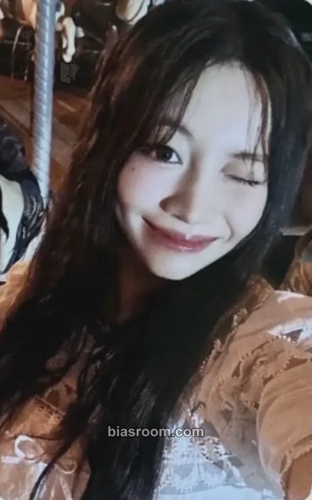 UNIS - Nana - CURIOUS Album video call (fancall) 1:1 bad image - replace weverse global shop (wvg)