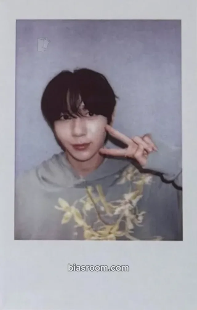 NCT WISH - Ryo - COLOR Album kmstation video call (fancall) round 2 polaroid