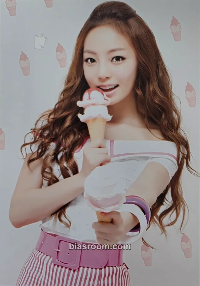 KARA - Hara - Go Go Summer! Album ums japan (universal music store) photo set