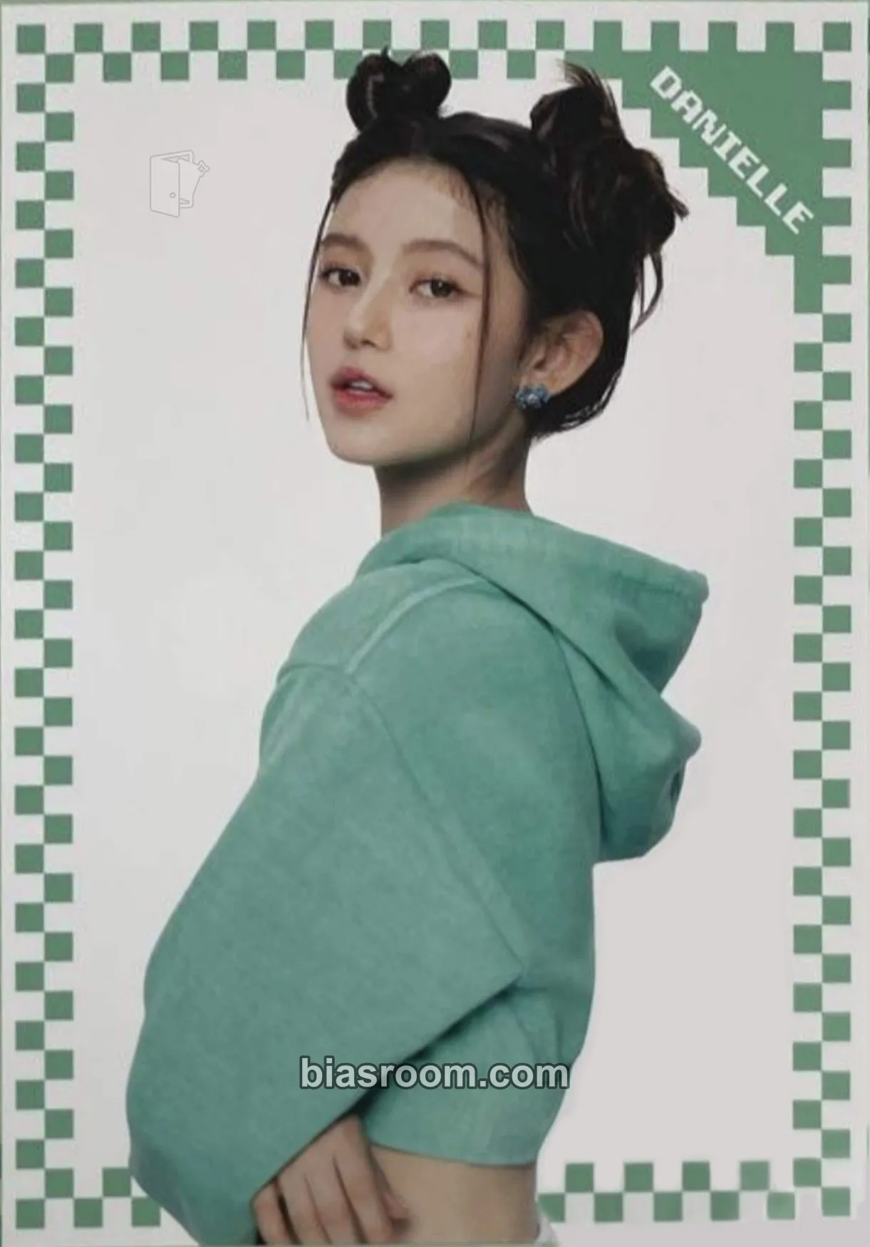 Danielle NewJeans x Lotte Gum Photocard - NewJeans - NewJeans K-pop photocard