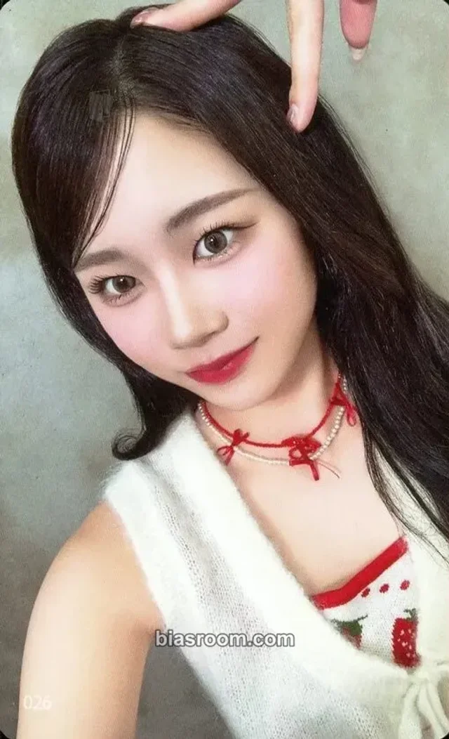 Kokona  ME:I 2024 ME:ICONIC Sweet Holiday K-pop photocard
