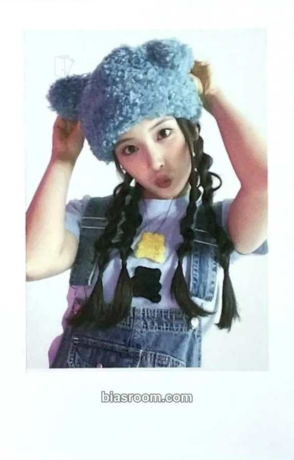 Jiwoo 2024 Seasons Greetings - MIXX Village Photocard - NMIXX - NMIXX K-pop photocard