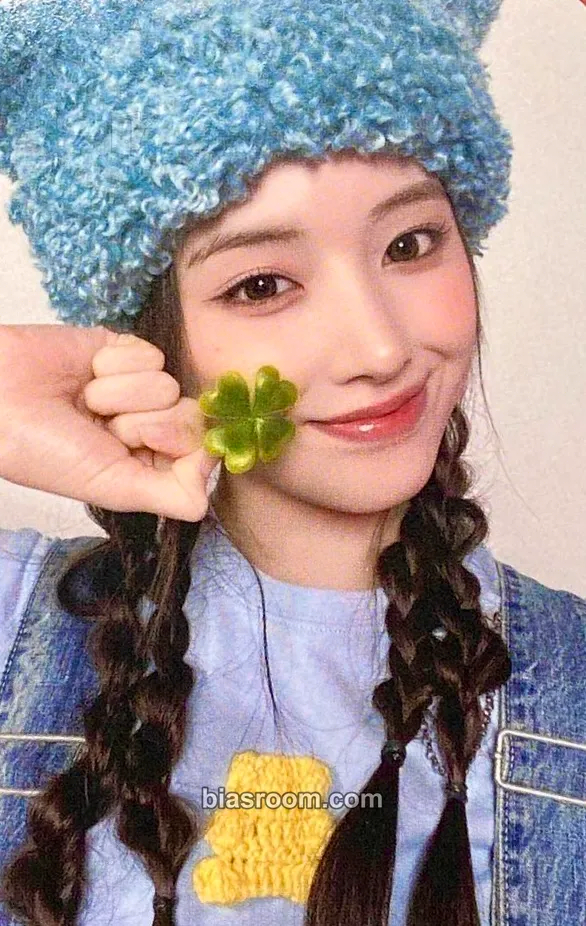 Jiwoo 2024 Seasons Greetings - MIXX Village Photocard - NMIXX - NMIXX K-pop photocard