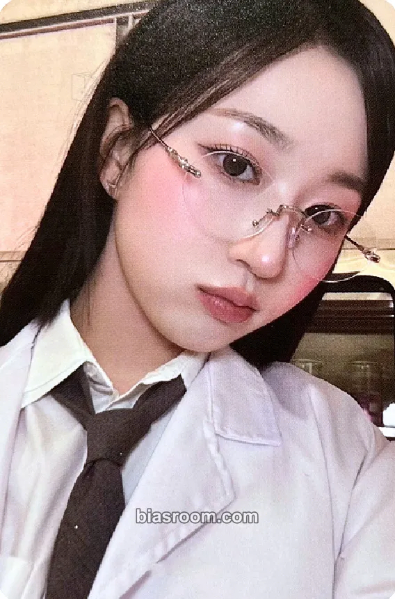 Haewon NMIXX CHANGE UP : MIXX LAB Photocard - NMIXX - NMIXX K-pop photocard