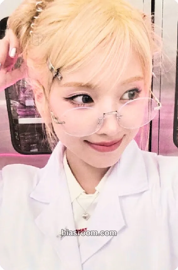 Jiwoo NMIXX CHANGE UP : MIXX LAB Photocard - NMIXX - NMIXX K-pop photocard