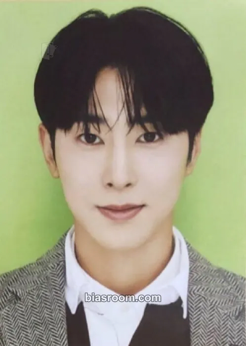U-Know Yunho 2021 Winter SMTOWN : SMCU EXPRESS Photocard - TVXQ - TVXQ K-pop photocard