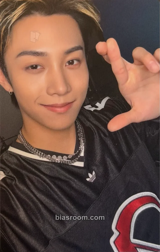 LNGSHOT - Ryul - L'officiel Hommes Magazine Other magazine photocard photocard set md version