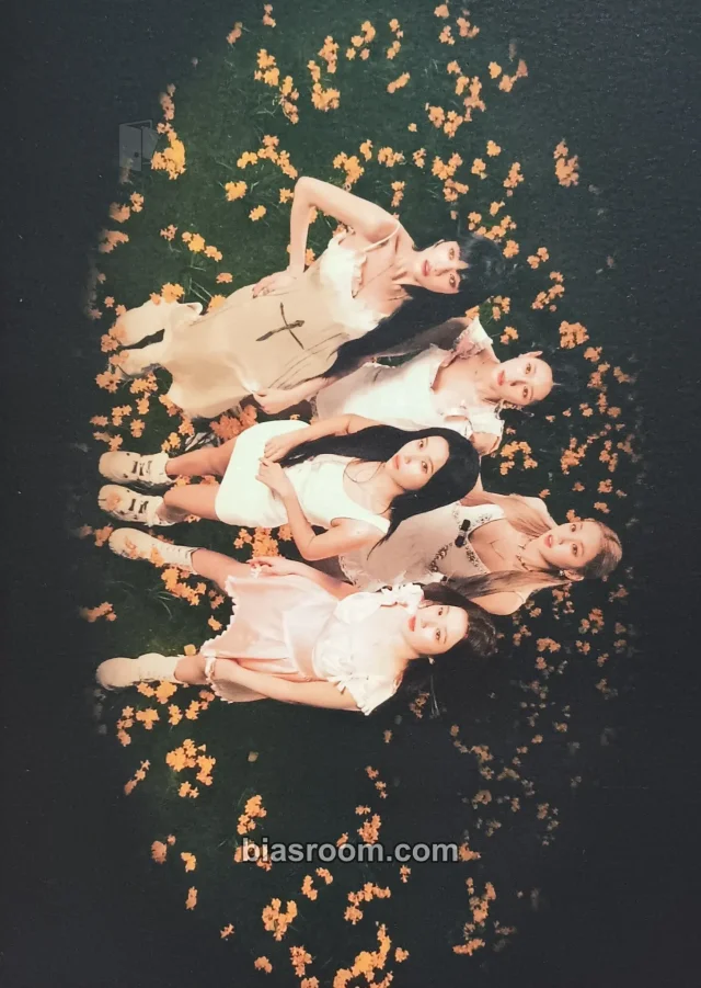 i-dle - HEAT Album postcard set flare version