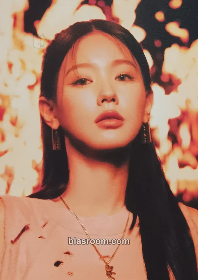 i-dle - Miyeon - HEAT Album postcard set flare version
