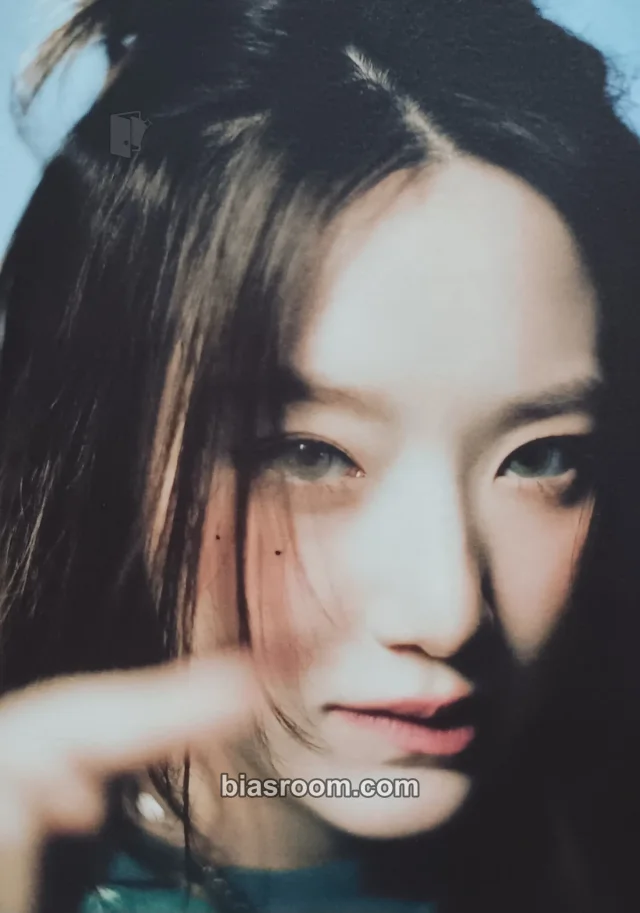 i-dle - Shuhua - HEAT Album postcard set flare version