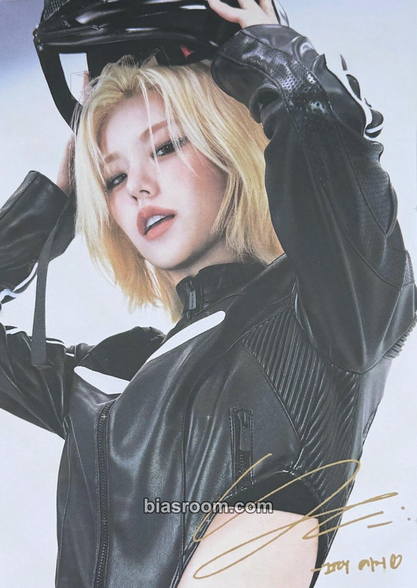 Yeji ITZY 3rd World Tour 'Tunnel Vision' Photocard - ITZY - ITZY K-pop photocard
