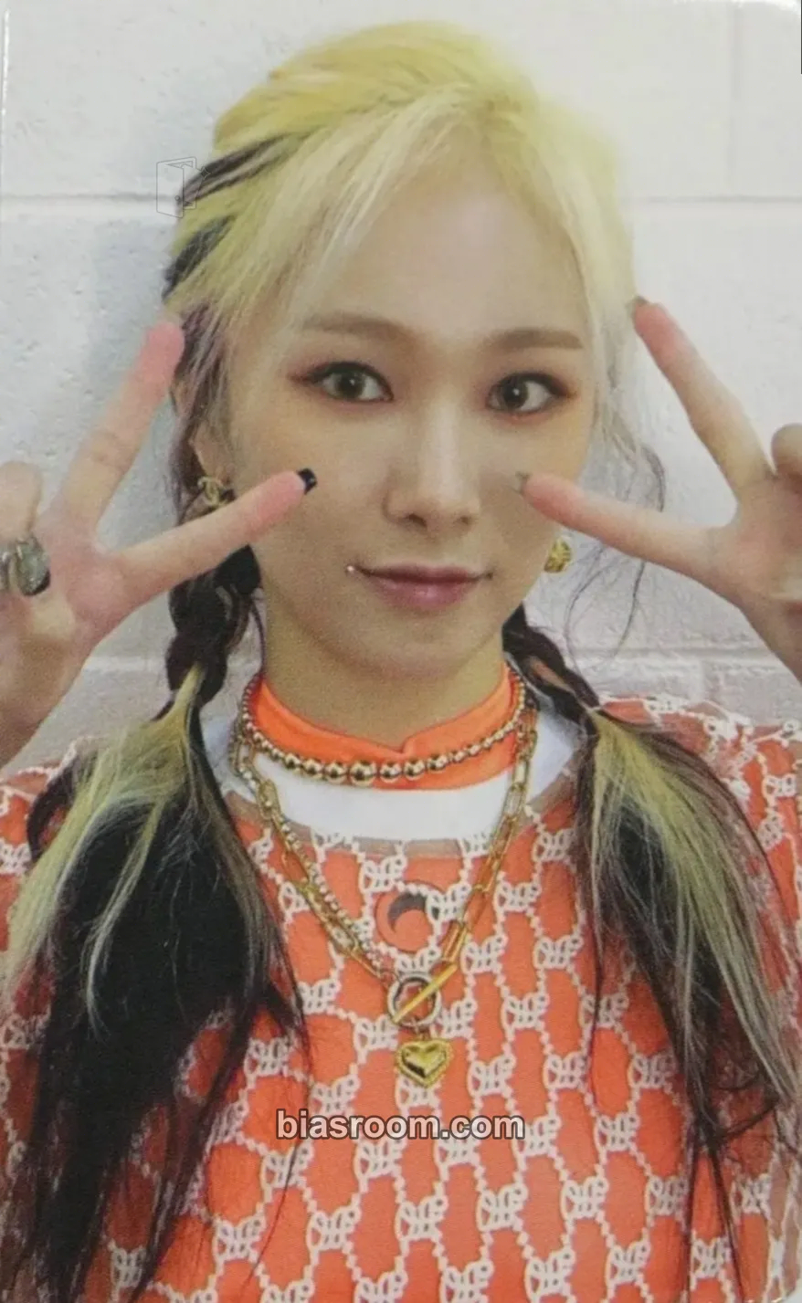 Mia Return of The Girl Photocard - EVERGLOW - EVERGLOW K-pop photocard