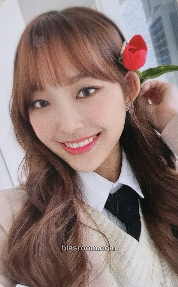 Yujeong 2022 Season's Greetings Photocard - LIGHTSUM - LIGHTSUM K-pop photocard