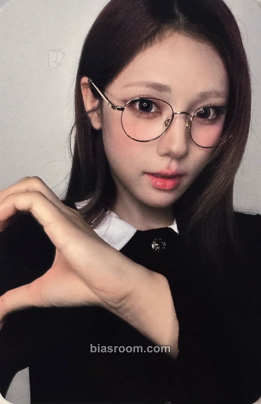 Yeeum Odd Youth 1st Fanmeeting【THAT’S ODD YOUTH】 Photocard - ODD YOUTH - ODD YOUTH K-pop photocard
