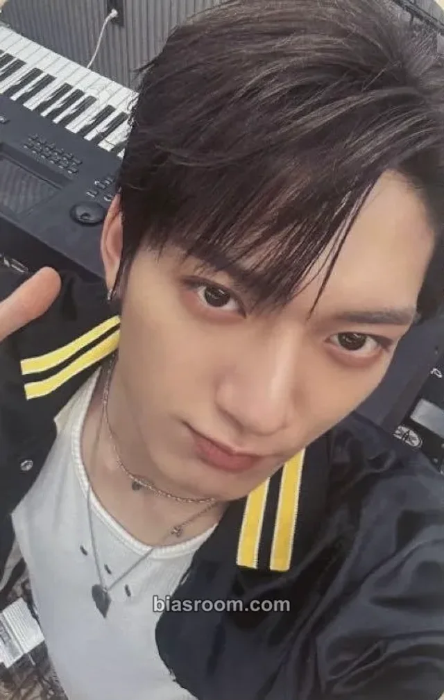 hrtz.wav - Dane - The First Wave Album whosfan fansign round 2
