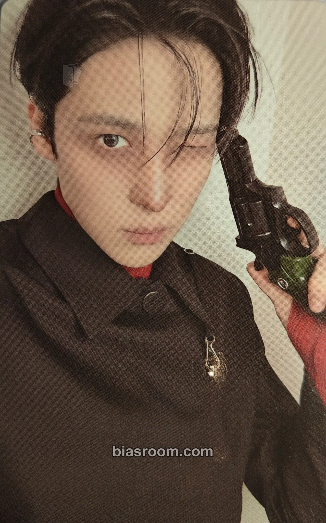 Yunho GOLDEN HOUR : Part.5 Photocard - ATEEZ - ATEEZ K-pop photocard