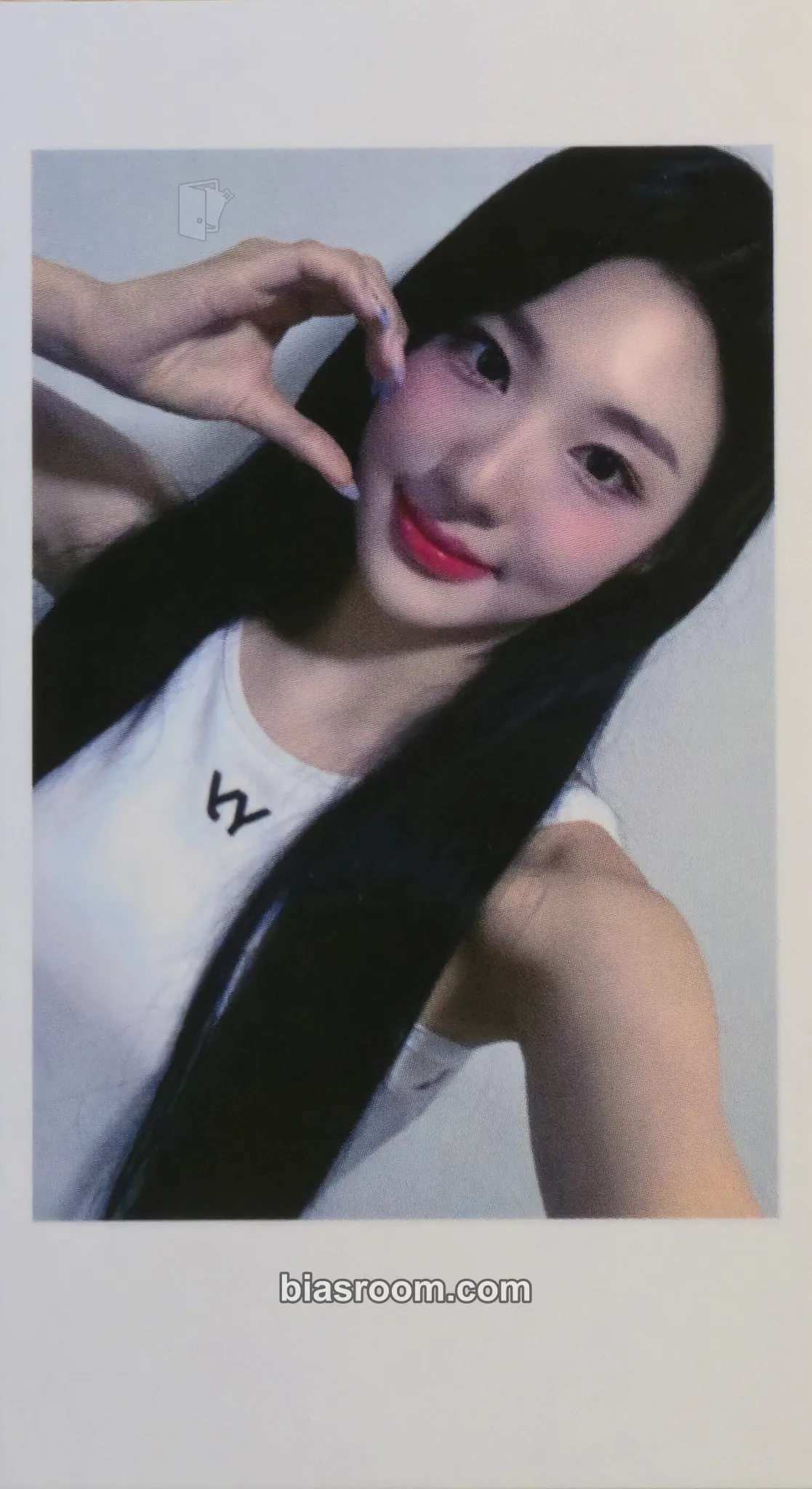 Xinyu Muhan Photocard - tripleS - tripleS K-pop photocard