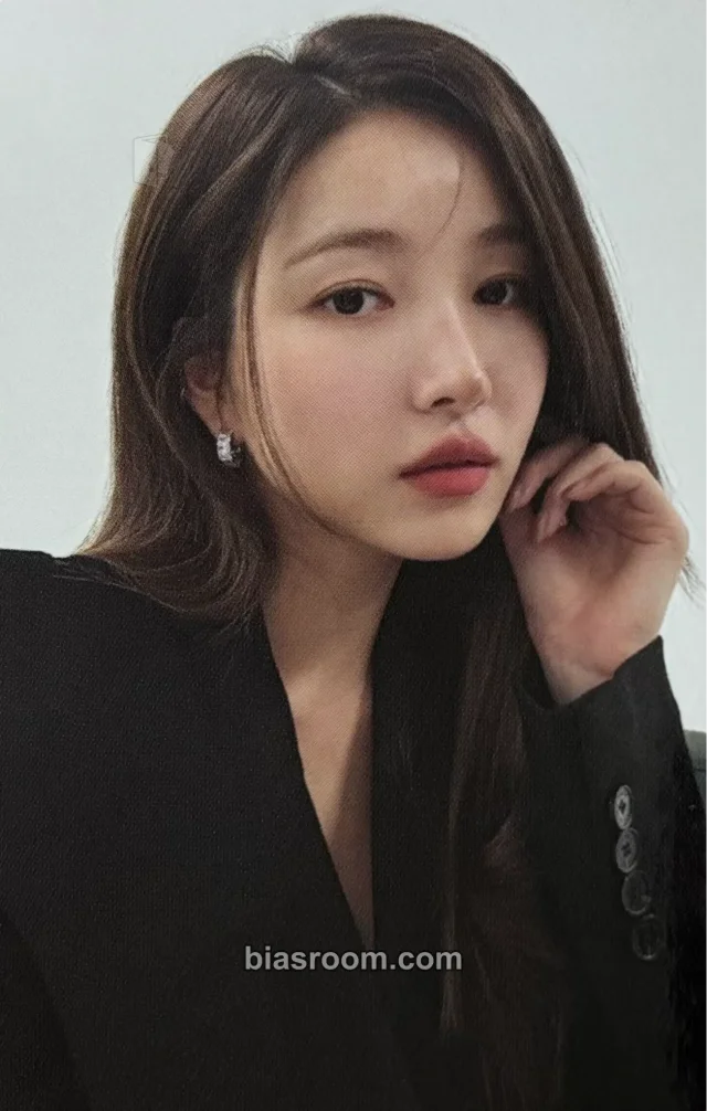 Kim So Won - Sowon - 2026 Season's Greetings 'New Phase, New Pages' Other season's greetings photocard set