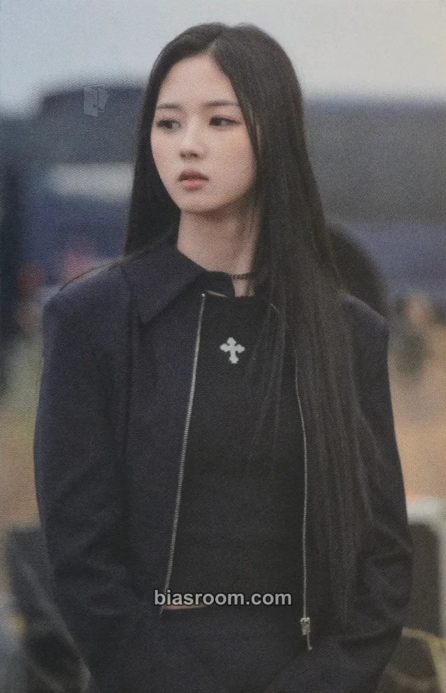 tripleS - Jiwoo - Assemble24 Album everline pop-up merch photocard tin case