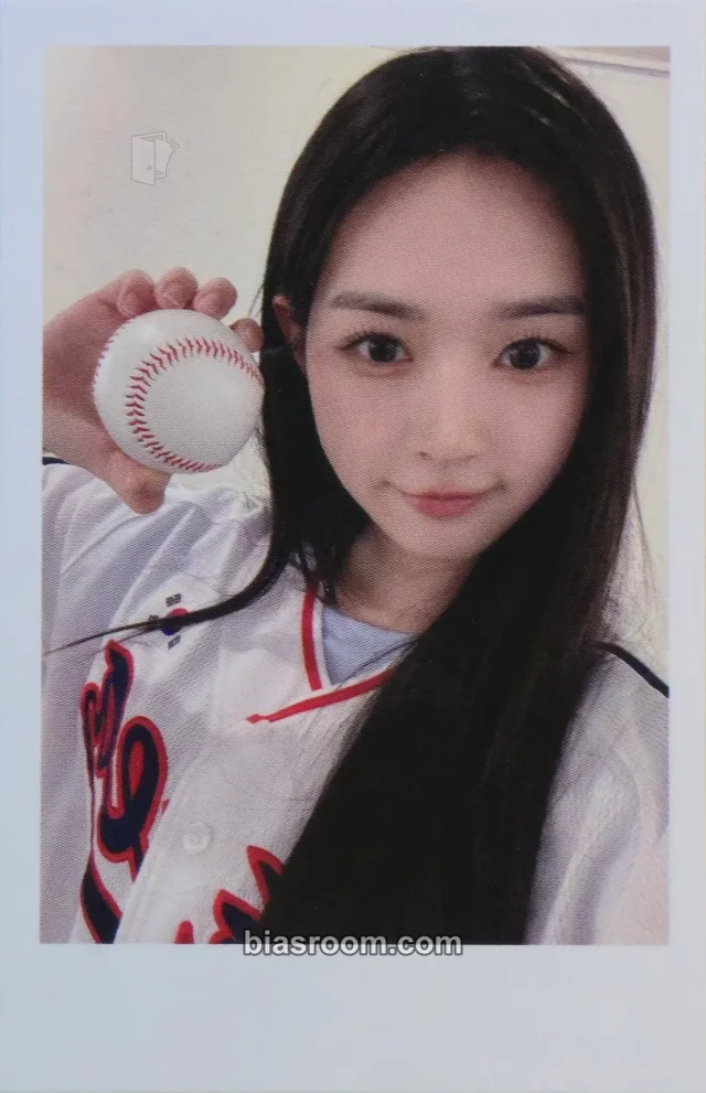 tripleS - Soomin - Assemble25 Album jump up fansign polaroid