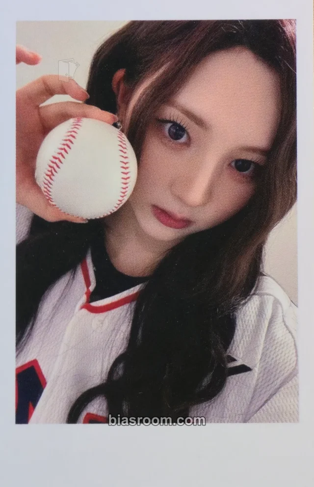 tripleS - Yeonji - Assemble25 Album jump up fansign polaroid