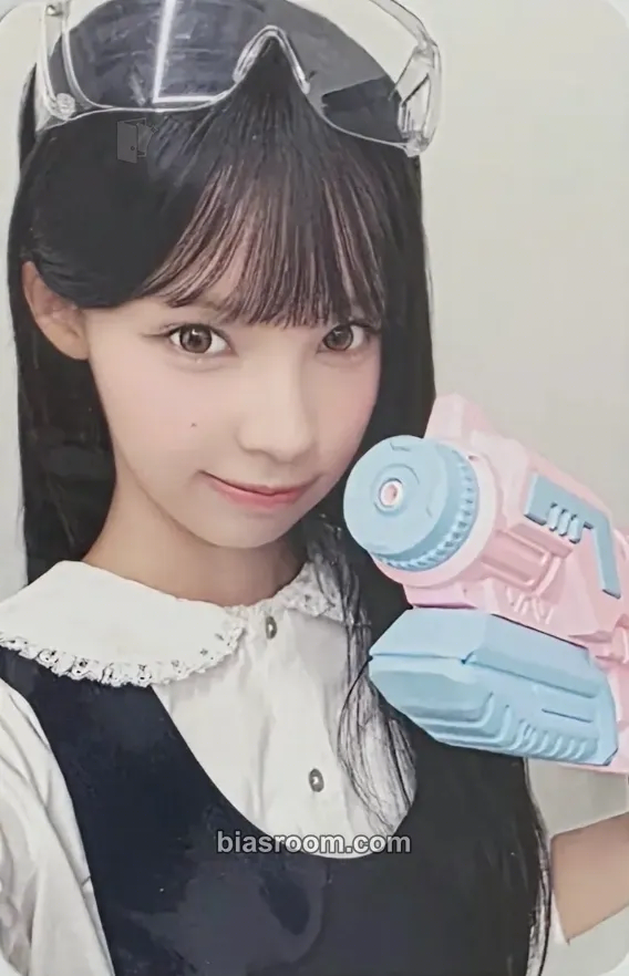 Woni Runaway Photocard - RESCENE - RESCENE K-pop photocard