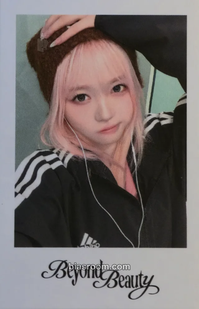tripleS - Chaewon - Beyond Beauty Album hellolive video call (fancall) polaroid