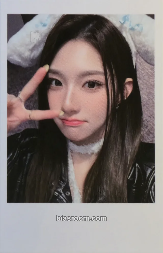 tripleS - Xinyu - Beyond Beauty Album k-monstar taipei fansign polaroid