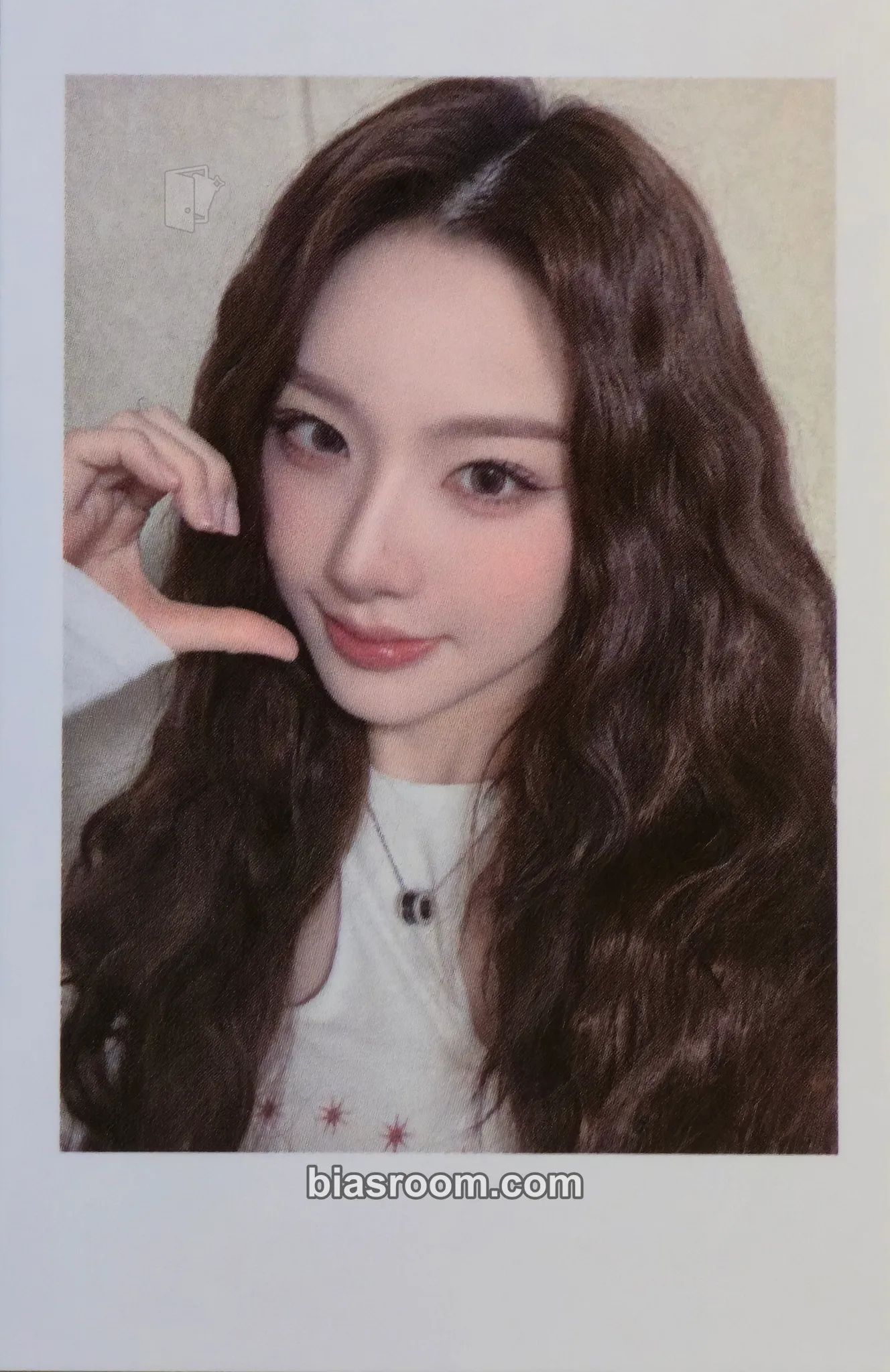 Xinyu Beyond Beauty Photocard - tripleS - tripleS K-pop photocard