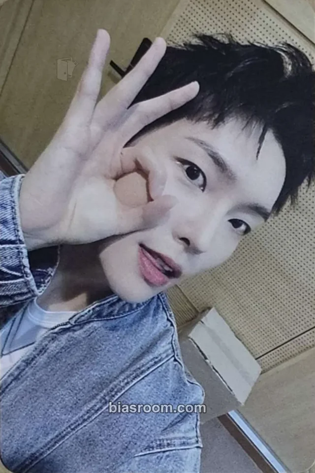 E’LAST - Rano - iDENTIFICATION Album jump up round 5 fansign