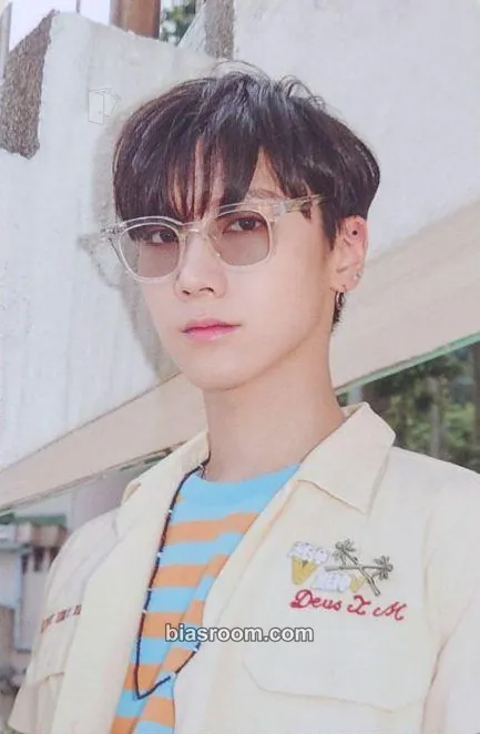 Ten 2019 Summer Vacation Kit Photocard - WayV - WayV K-pop photocard