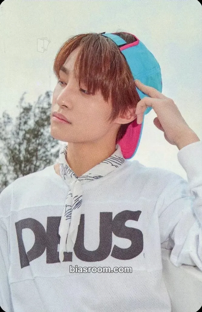 Yangyang 2019 Summer Vacation Kit Photocard - WayV - WayV K-pop photocard