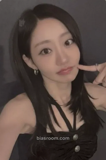 Julie Who Is She Photocard - KISS OF LIFE - KISS OF LIFE K-pop photocard