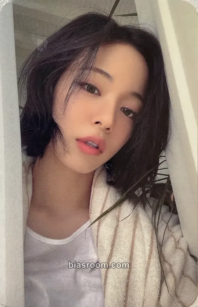 Chaeyoung Unlock My World Photocard - fromis_9 - fromis_9 K-pop photocard