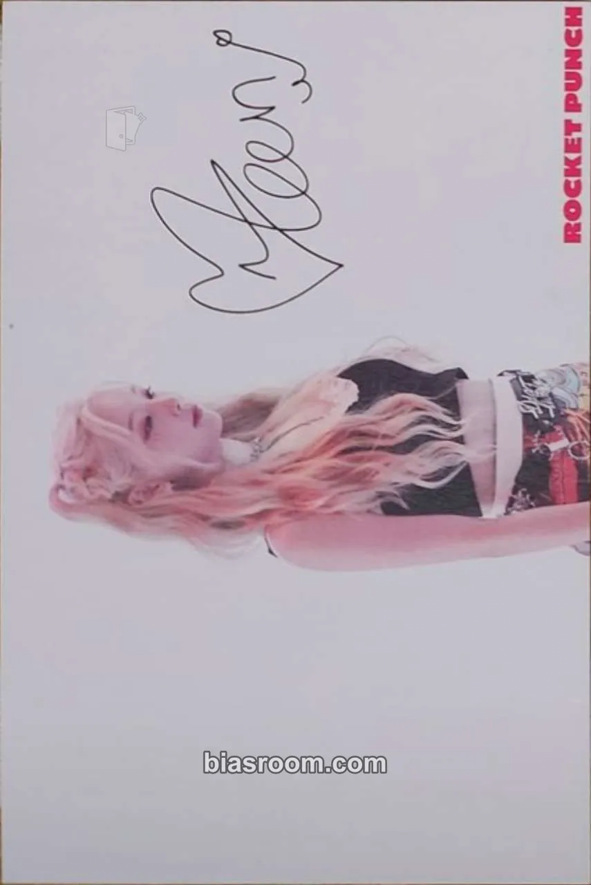 Yeonhee Flash Photocard - Rocket Punch - Rocket Punch K-pop photocard
