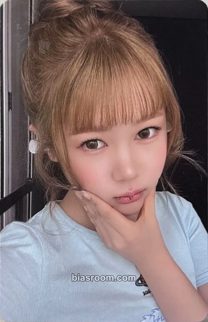 Ye-on Lemon Tang Photocard - Hearts2Hearts - Hearts2Hearts K-pop photocard