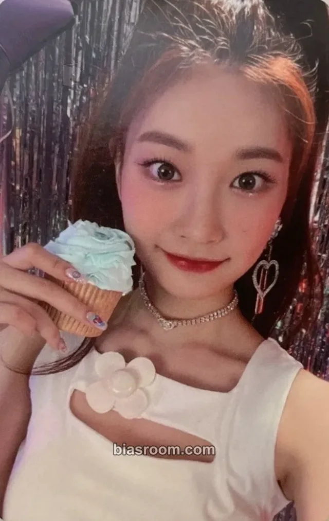 WOOAH - Minseo - Joy Album ktown4u pob (pre-order benefit)