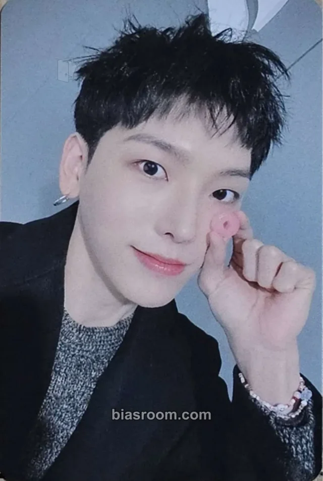E’LAST - Rano - iDENTIFICATION Album jump up round 8 fansign