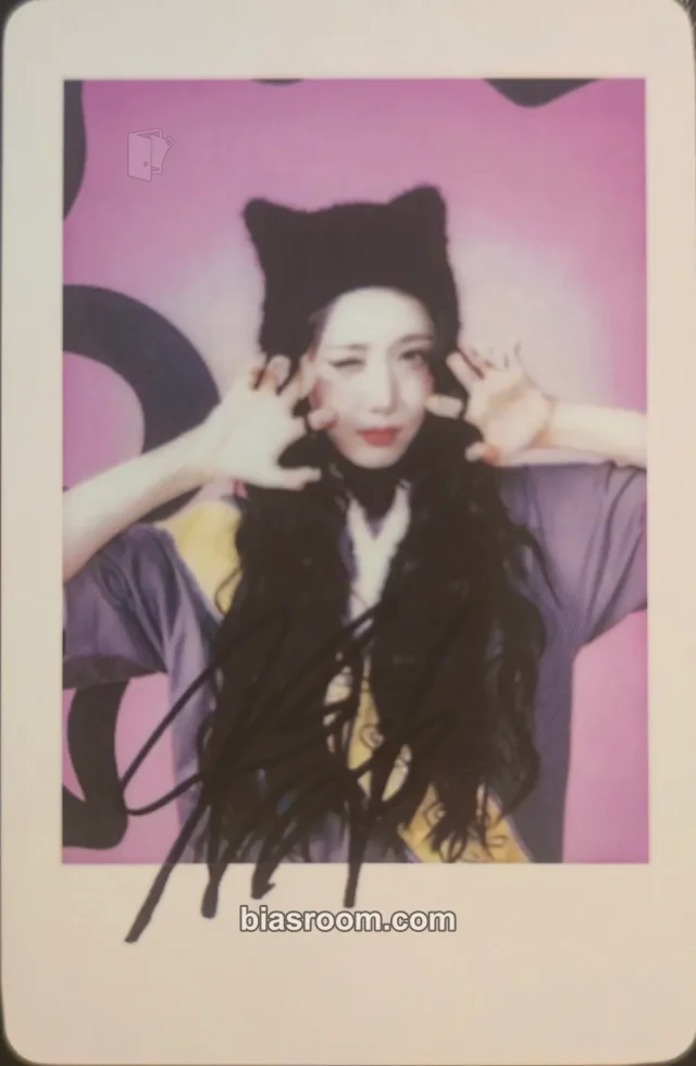 VIVIZ - SinB - A Montage of ( ) Album lucky draw (LD) withmuu/withdrama polaroid printed signature round 2