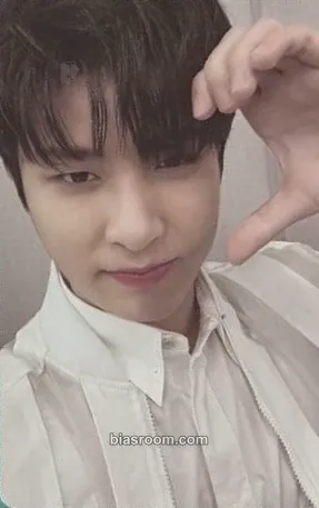 So Junghwan THE SECOND STEP : CHAPTER ONE Photocard - TREASURE - TREASURE K-pop photocard