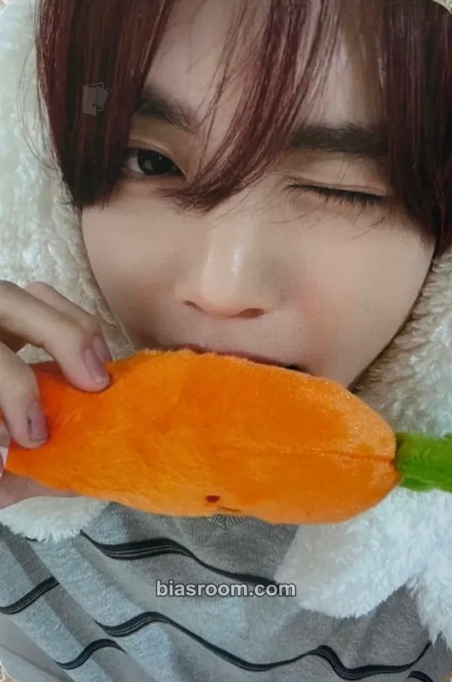 AND2BLE - Yujin - Sequence 01: Curiosity Album counting stars video call (fancall) round 2