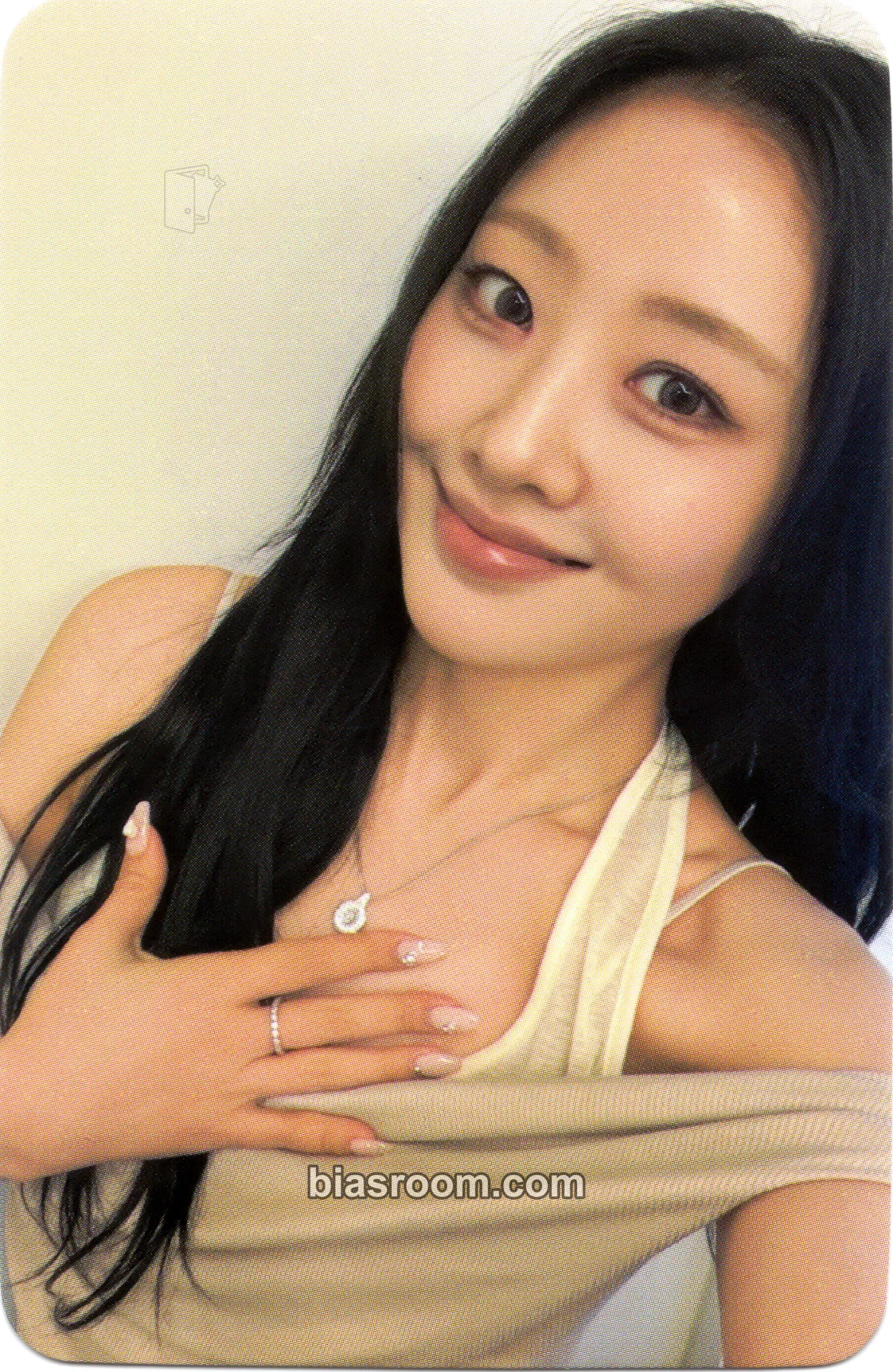 Yves Nail Photocard - Yves - Yves K-pop photocard