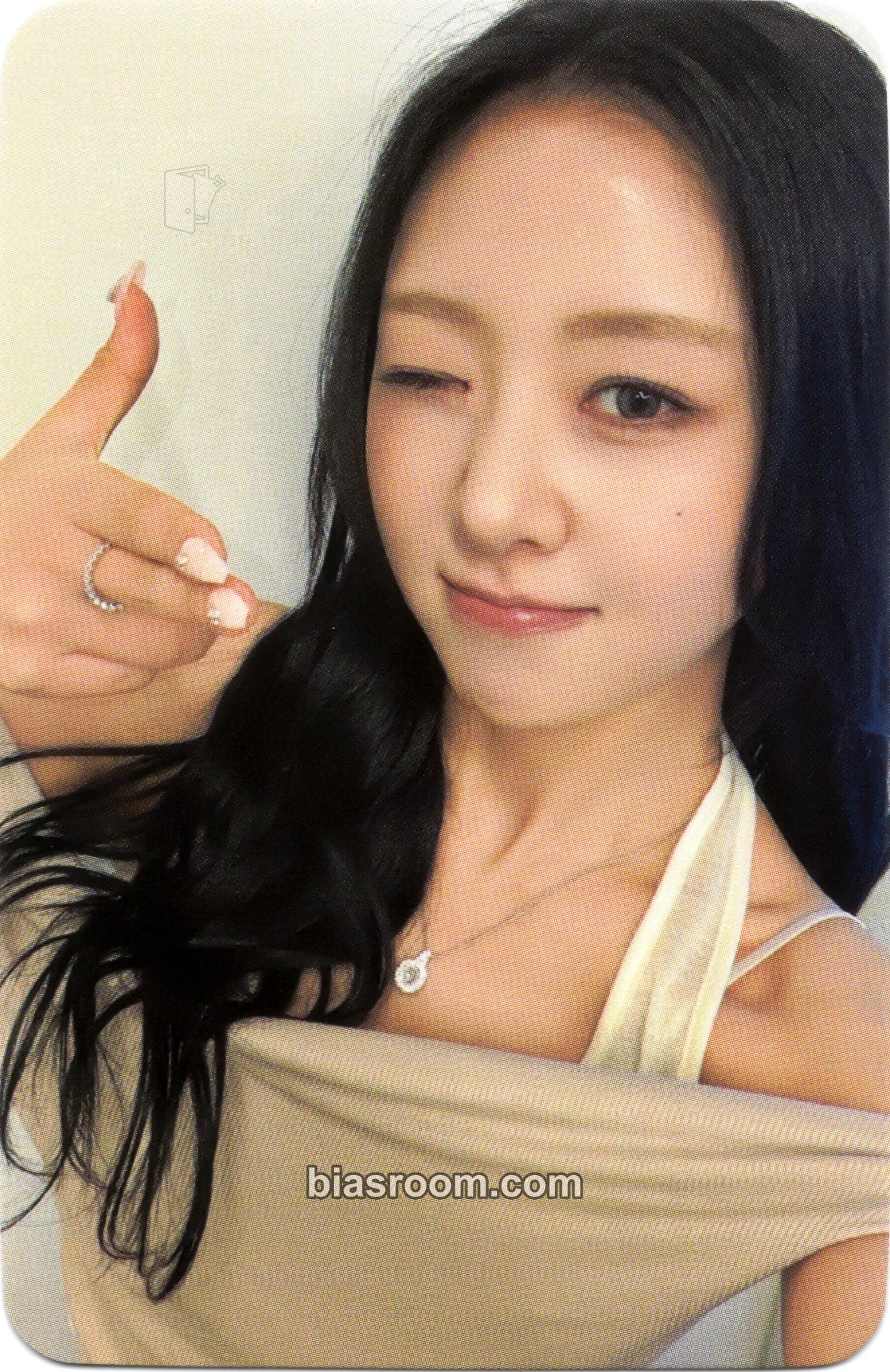 Yves Nail Photocard - Yves - Yves K-pop photocard
