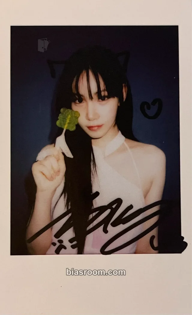 tripleS - Nakyoung - Deling Magazine Other polaroid magazine photocard printed signature