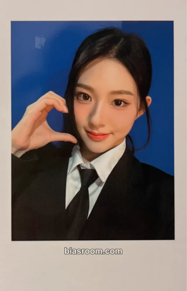 tripleS - Xinyu - Performante Album withmuu/withdrama polaroid round 14 video call (fancall)
