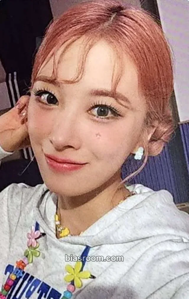 Rocket Punch - Yunkyoung - Boom Album everline video call (fancall) round 1