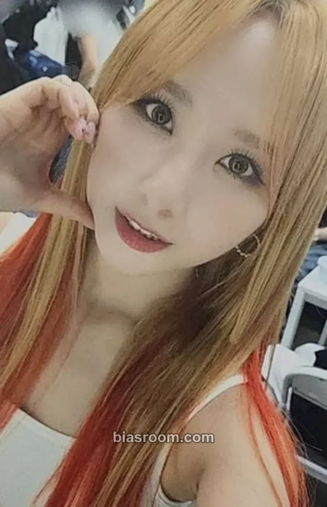 Rocket Punch - Juri - Boom Album mihwadang fansign round 2